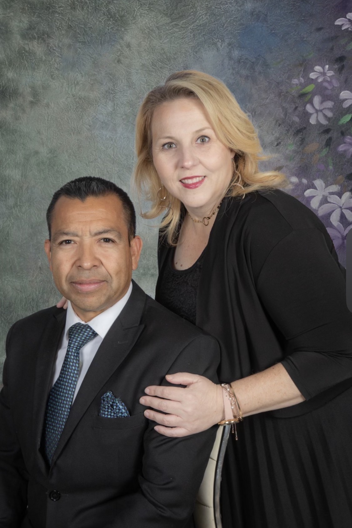 Pastor Julio Calvillo y Kerri Calvillo